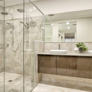 5 Tips to Choose the Perfect Shower Screen | Rapid Glass